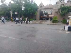 फेयर माउंट होटल बाहर का दृश्य